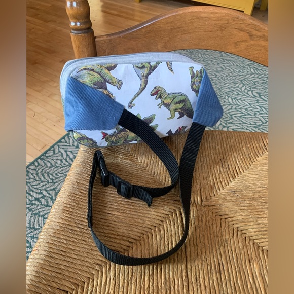 Dinosaur Fanny Pack - Picture 5 of 7